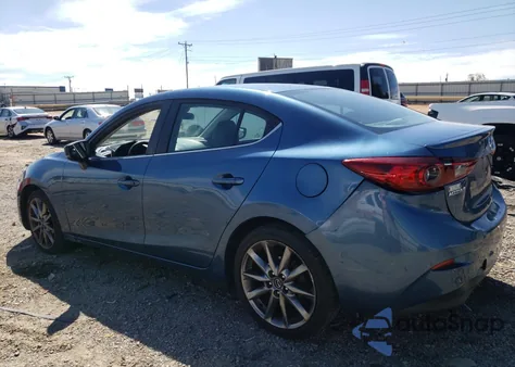 2018 Mazda 3 Touring z USA, uszkodzony, nr VIN 3MZBN1V35JM203531